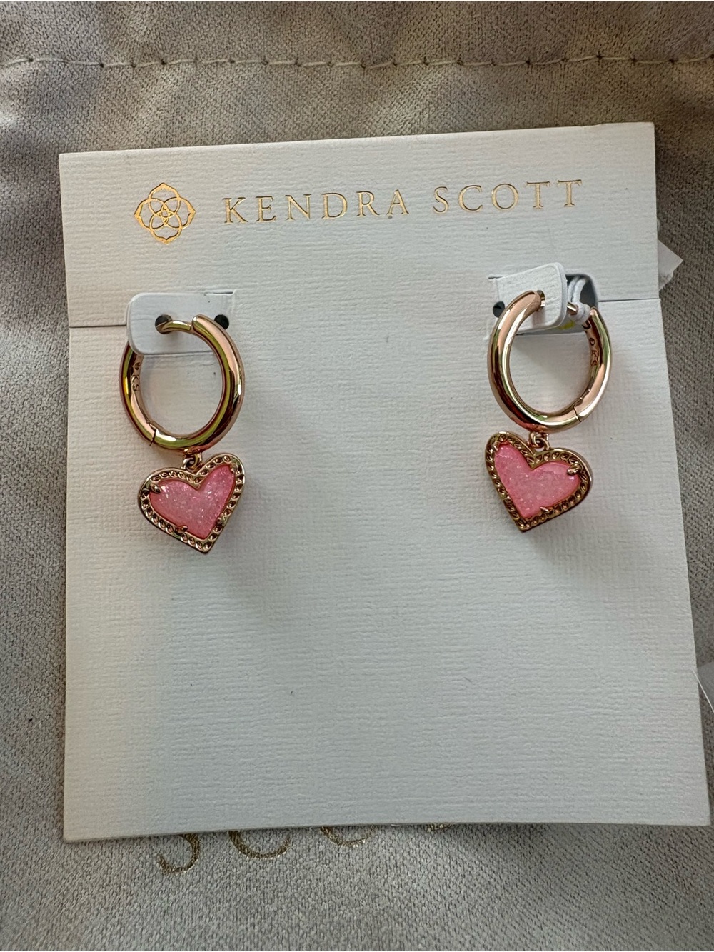 NWT Kendra Scott New Pink Ari Heart Huggie Earrings Rose Gold with box